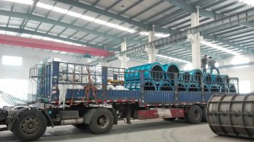 水泥涵管模具裝車